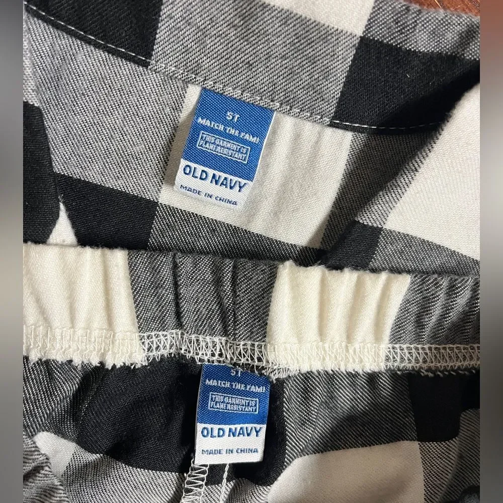 Kids flannel pajama set black white plaid Sz 5T / Sz 5
